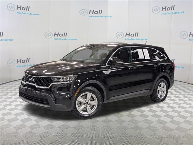 2022 Kia Sorento LX's photo