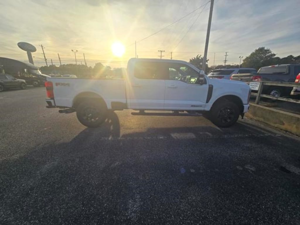 Used 2023 Ford F-250SD Lariat Truck