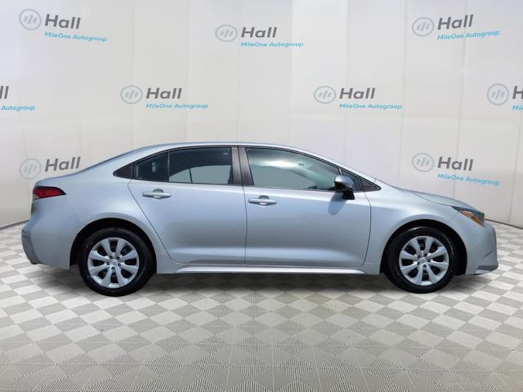 Used 2025 Toyota Corolla Hybrid LE Sedan