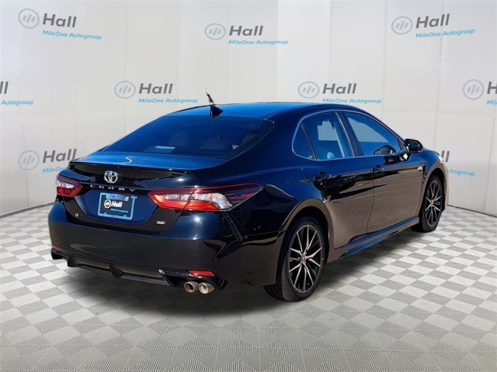 Used 2022 Toyota Camry SE Sedan