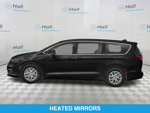 Used 2024 Chrysler Pacifica Touring L Minivan/Van