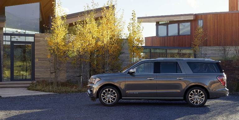 2018-Ford-Expedition-Parked.jpg