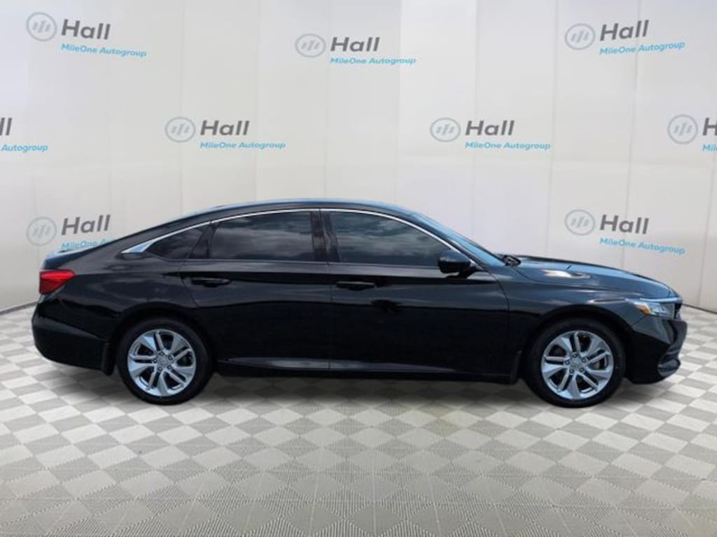 Used 2018 Honda Accord LX Sedan