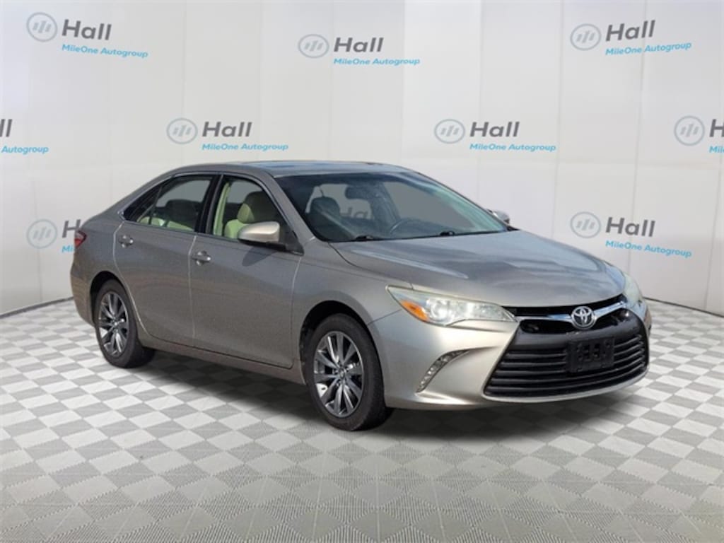 Used 2016 Toyota Camry XLE Sedan