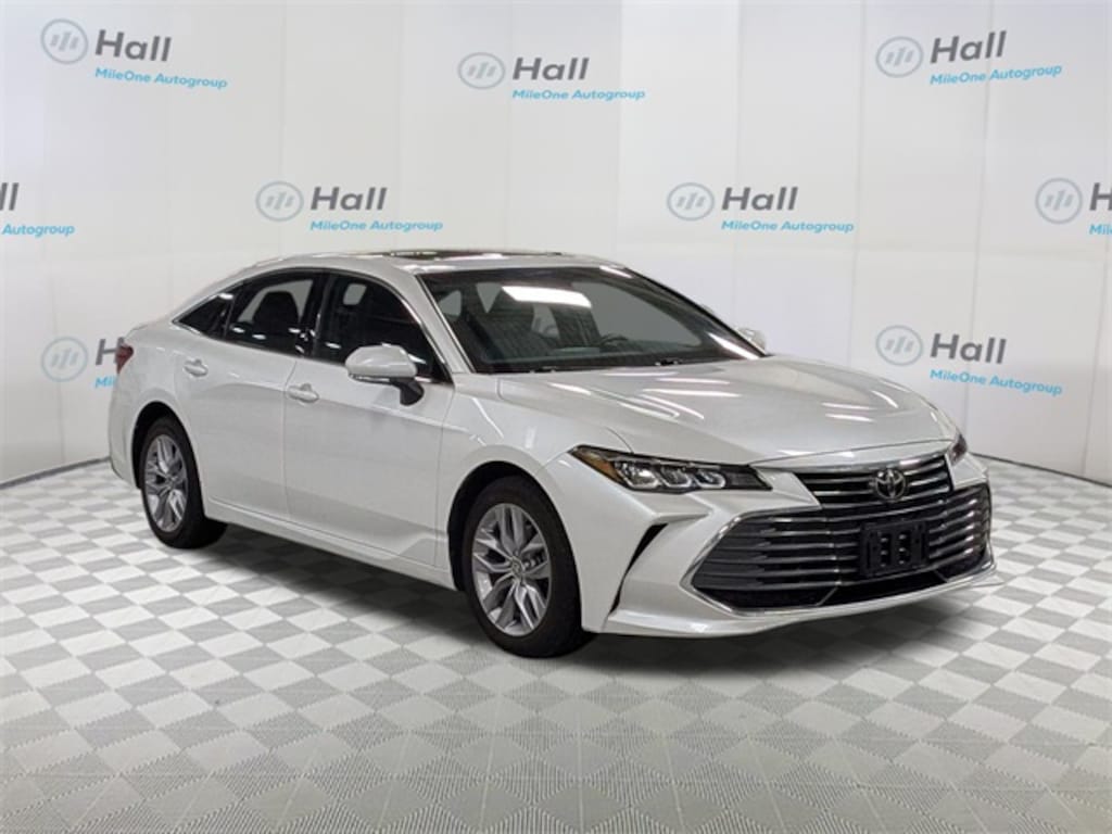 Used 2022 Toyota Avalon XLE Sedan