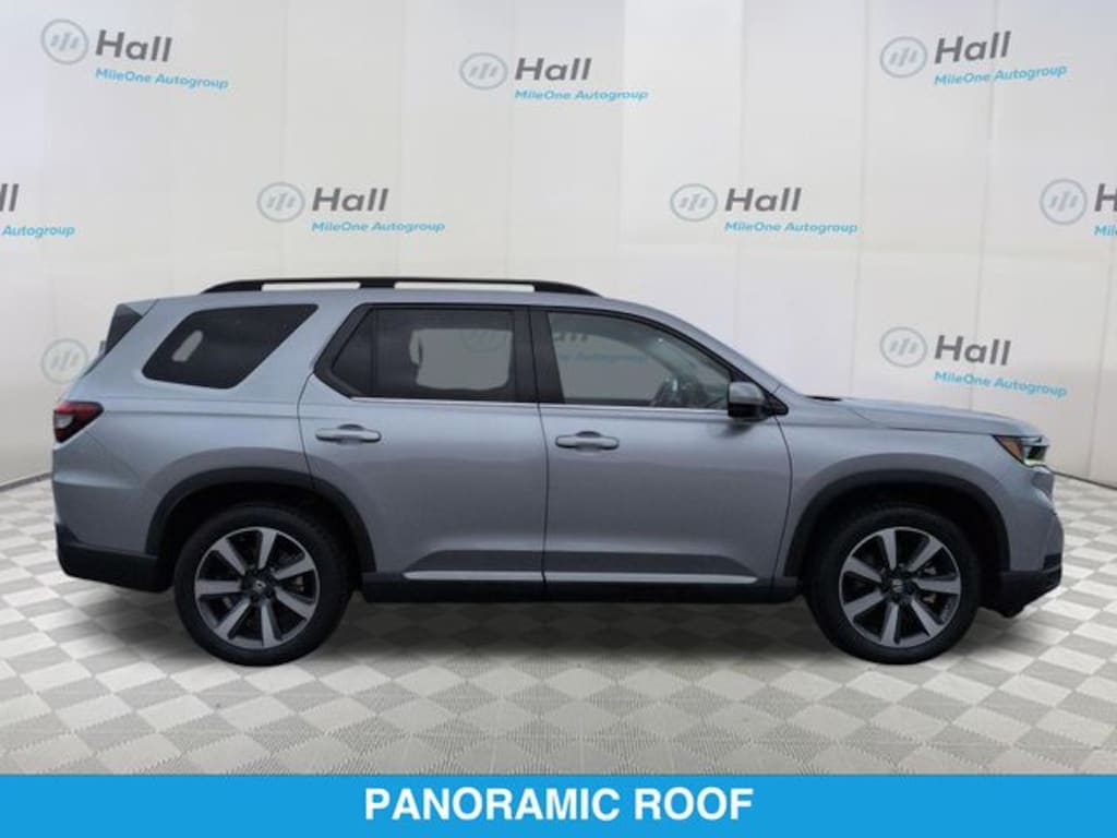Used 2025 Honda Pilot Touring SUV