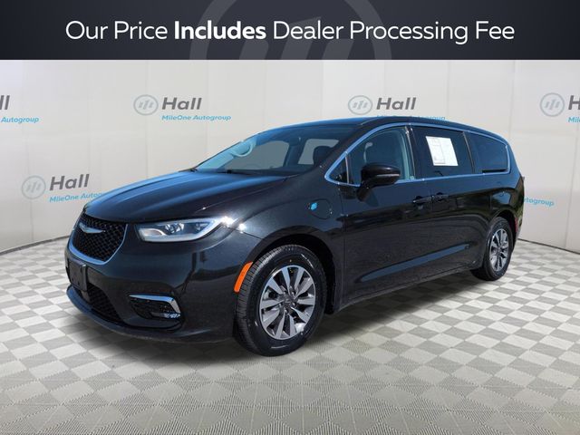 2022 Chrysler Pacifica Hybrid Touring L Hybrid's photo