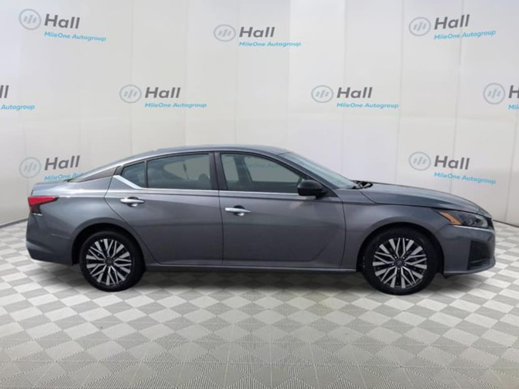 Used 2025 Nissan Altima 2.5 SV Sedan