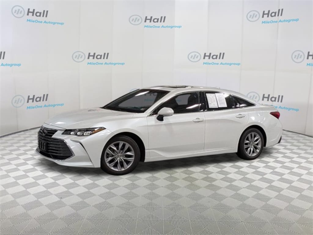 Used 2022 Toyota Avalon XLE Sedan