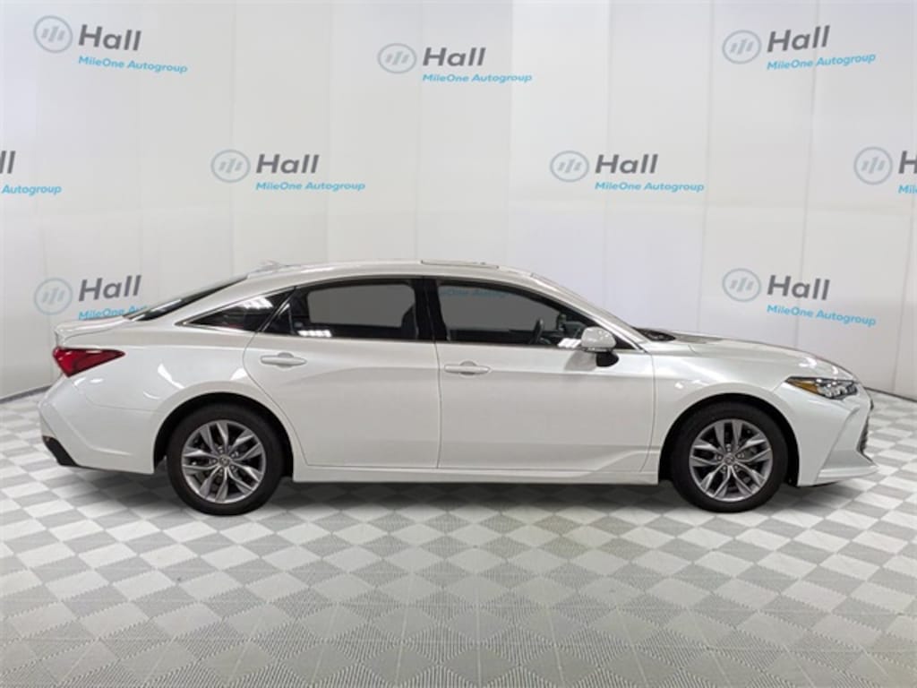 Used 2022 Toyota Avalon XLE Sedan