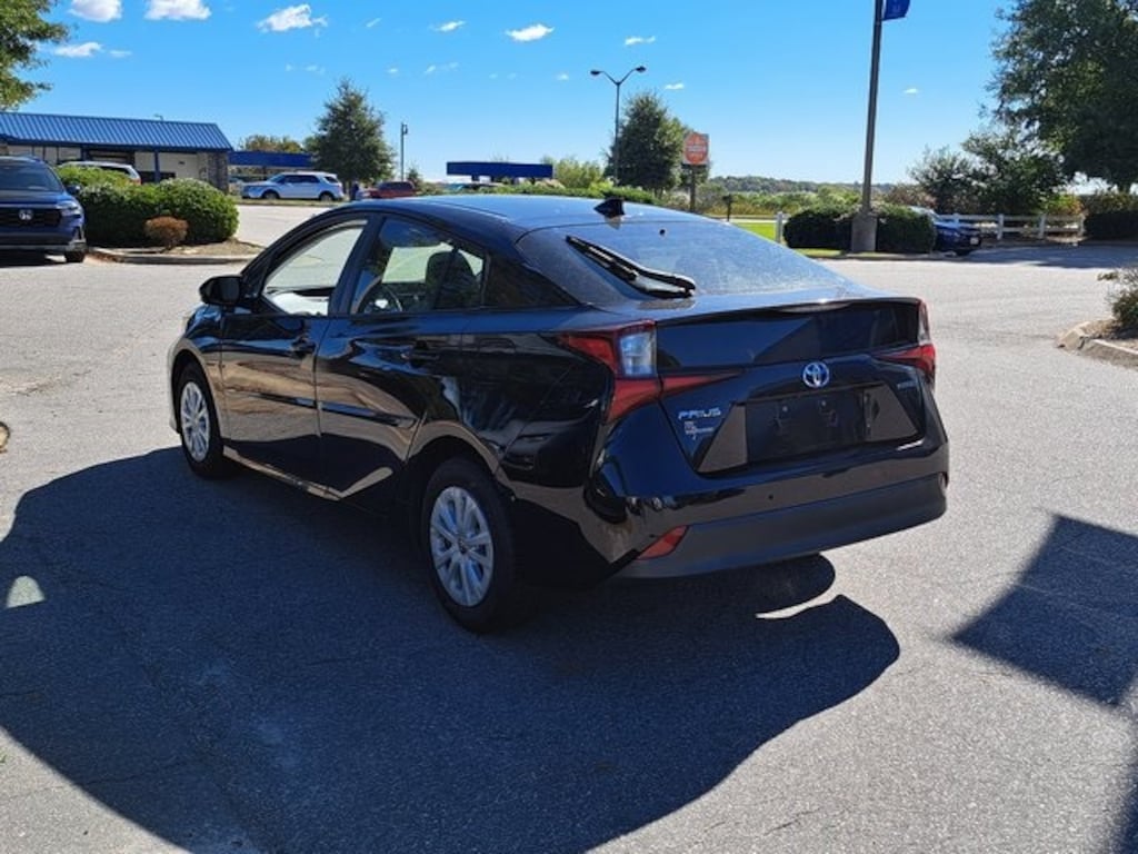 Used 2019 Toyota Prius L Hatchback