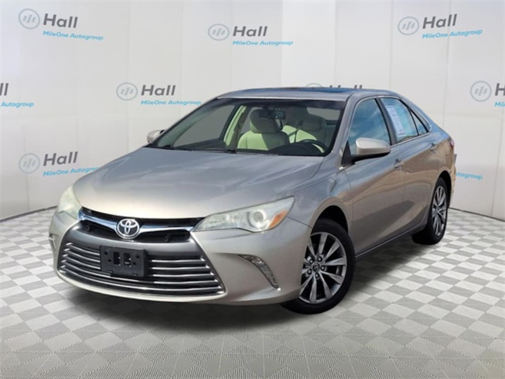 Used 2016 Toyota Camry XLE Sedan