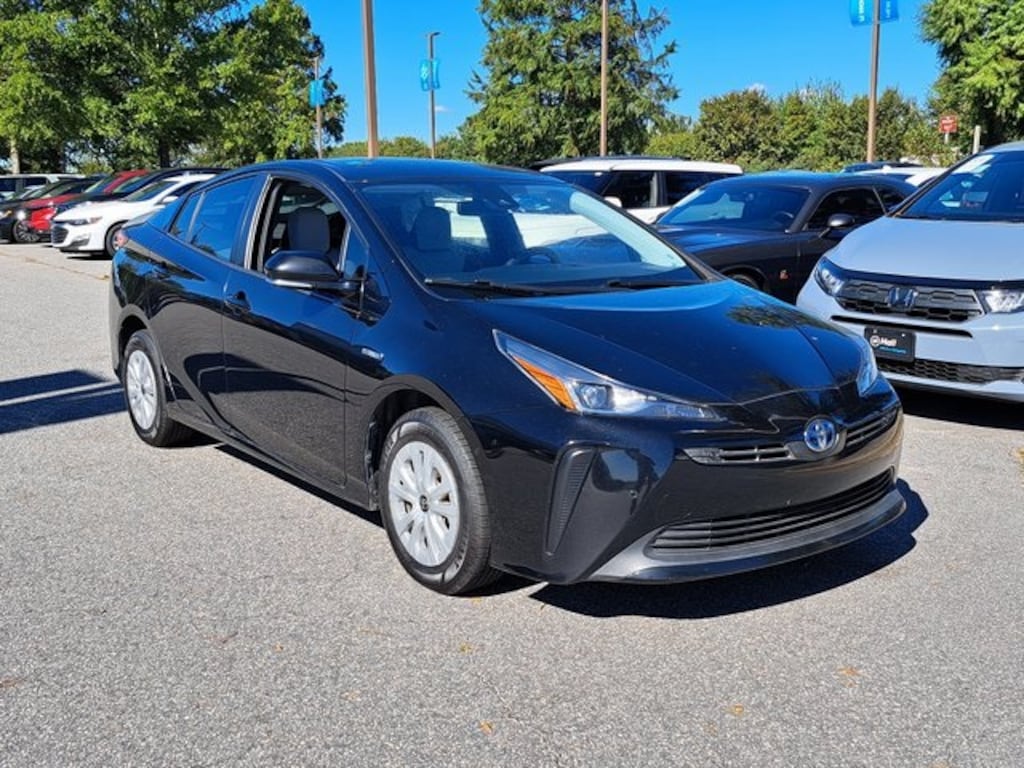 Used 2019 Toyota Prius L Hatchback