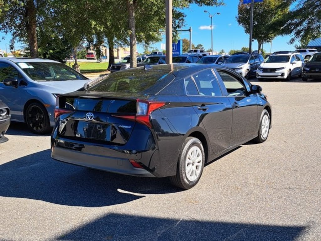 Used 2019 Toyota Prius L Hatchback