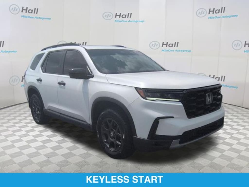 Used 2025 Honda Pilot TrailSport SUV