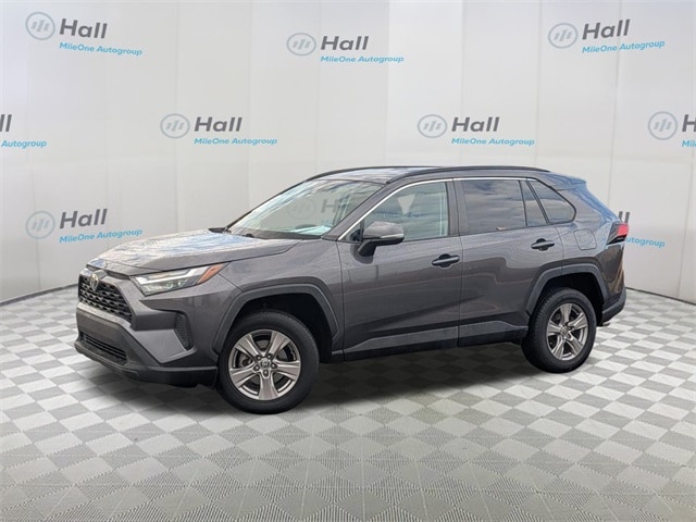 2022 Toyota RAV4 XLE's photo