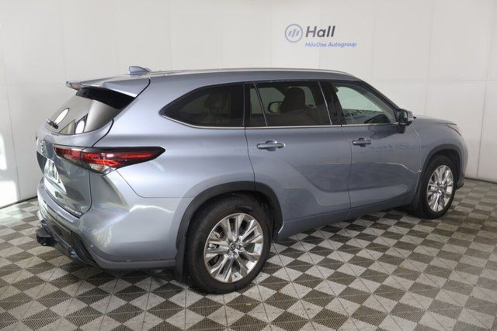 Used 2024 Toyota Highlander SUV