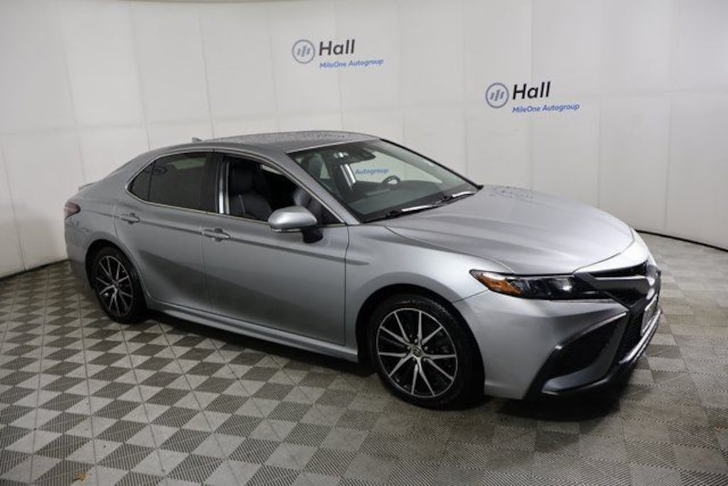 Used 2023 Toyota Camry SE Sedan