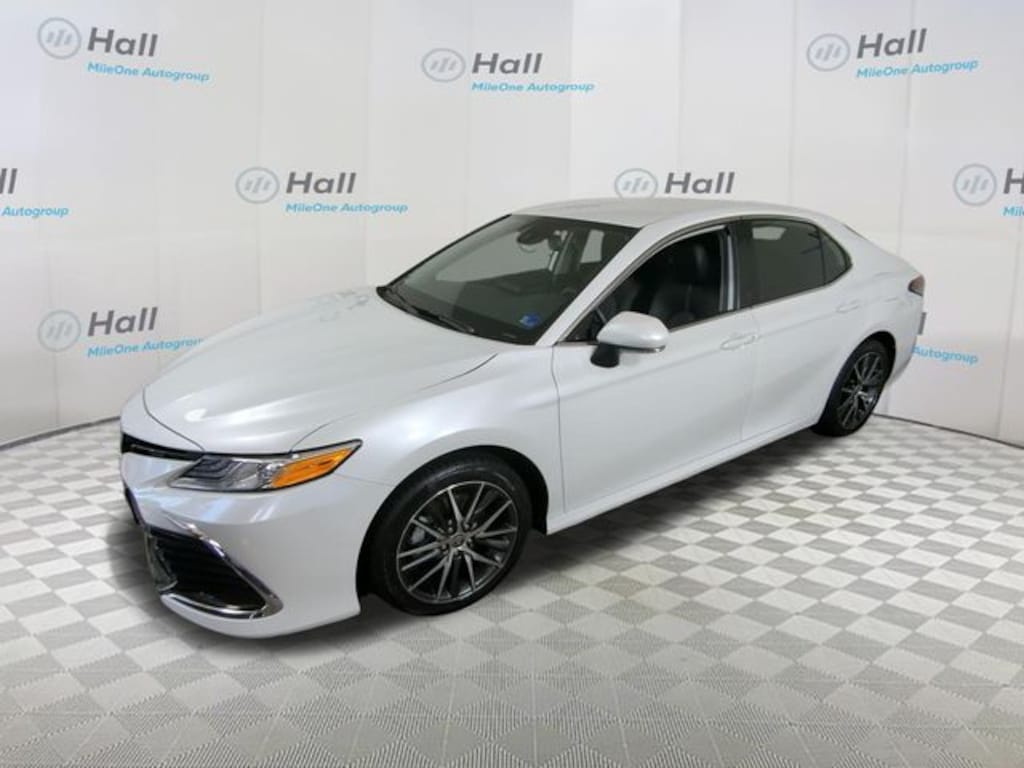 Used 2024 Toyota Camry Hybrid XLE Sedan