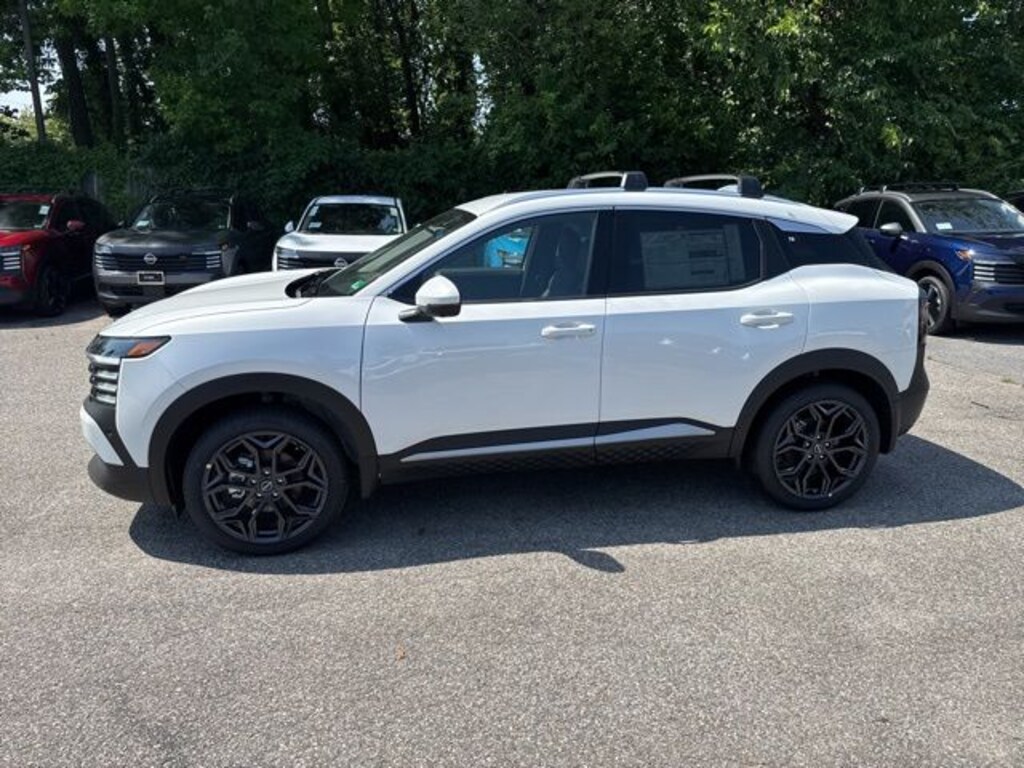 Used 2025 Nissan Kicks SR SUV
