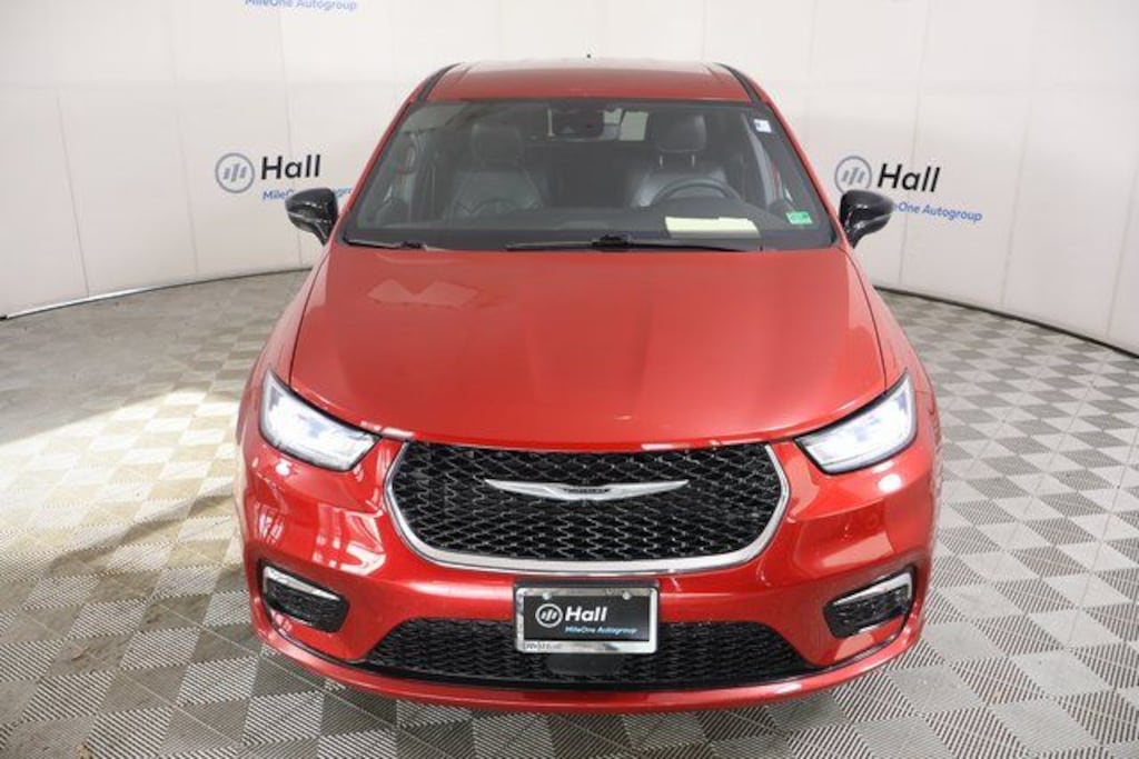 Used 2025 Chrysler Pacifica Select Minivan/Van