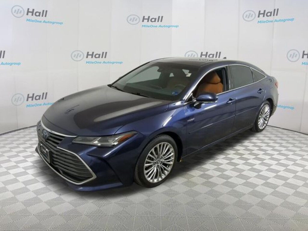 Used 2020 Toyota Avalon Hybrid Limited Sedan