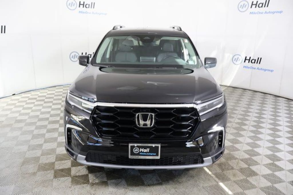 Used 2025 Honda Pilot Touring SUV