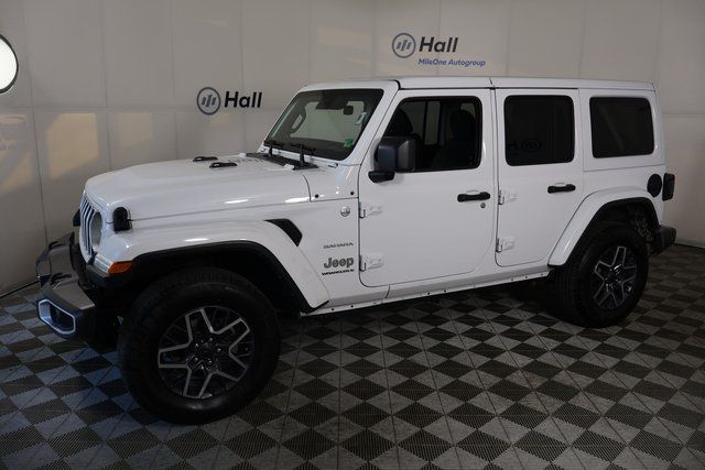 2024 Jeep Wrangler 4-Door Sahara's photo
