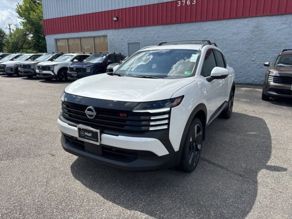 Used 2025 Nissan Kicks SR SUV