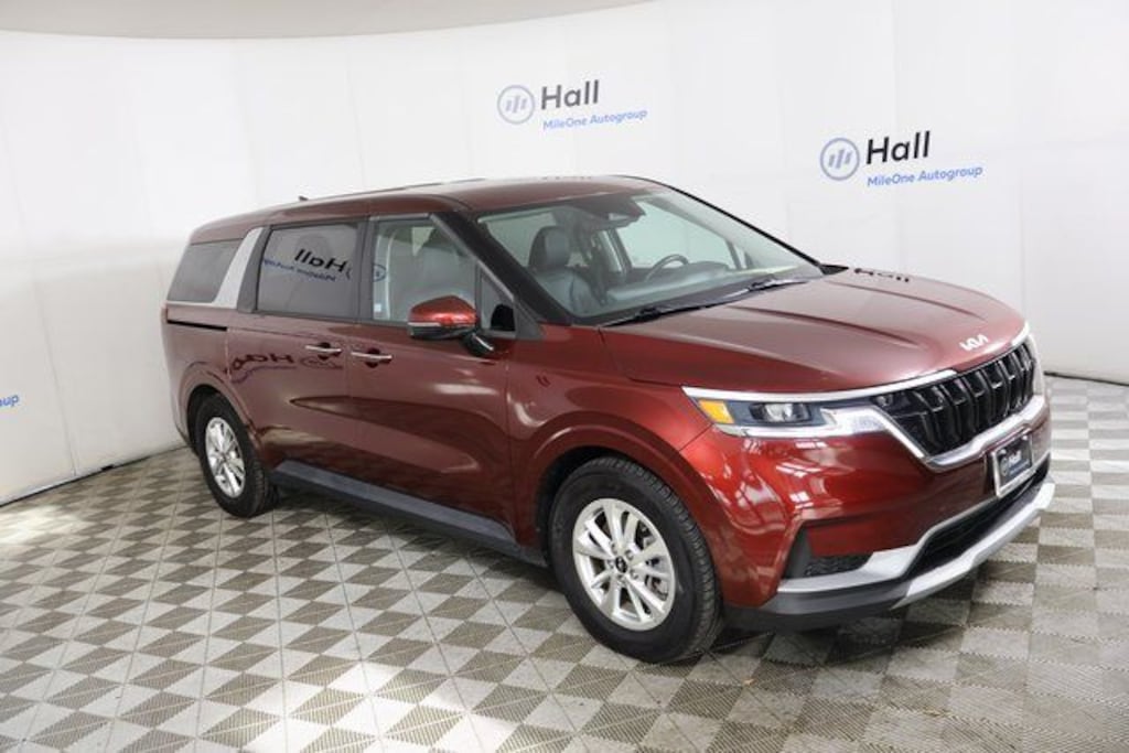 Used 2023 Kia Carnival LX Minivan/Van