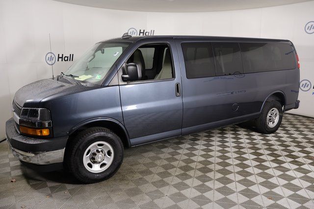 2020 Chevrolet Express Passenger LT's photo