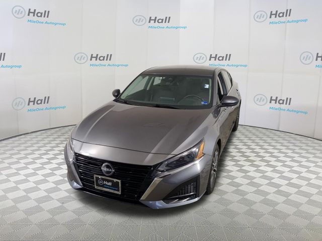2024 Nissan Altima's photo
