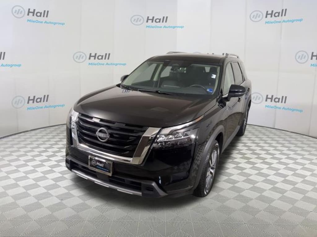 Used 2025 Nissan Pathfinder SL SUV