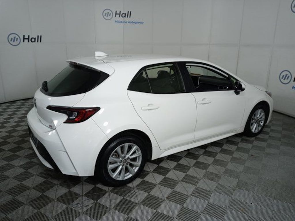 Used 2024 Toyota Corolla Hatchback SE Hatchback