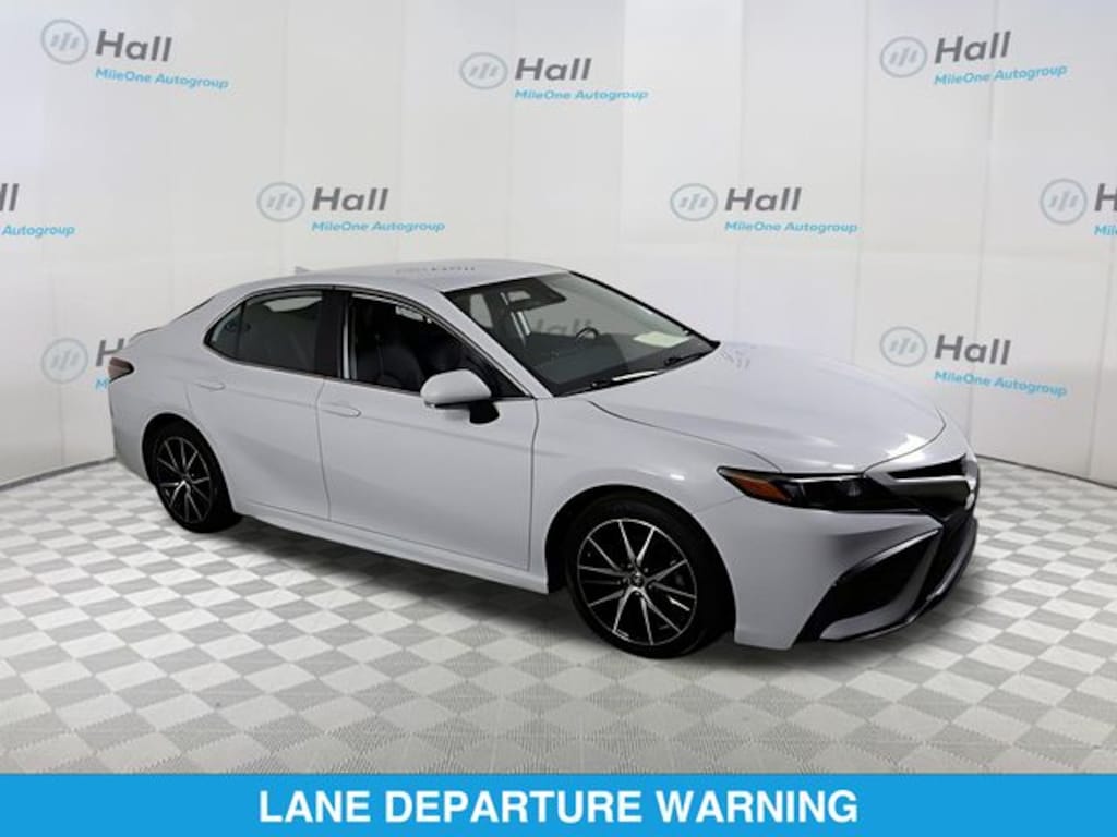 Used 2023 Toyota Camry SE Sedan
