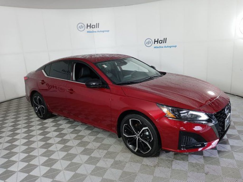 Used 2024 Nissan Altima 2.5 SR Sedan