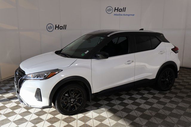 2023 Nissan Kicks SV's photo