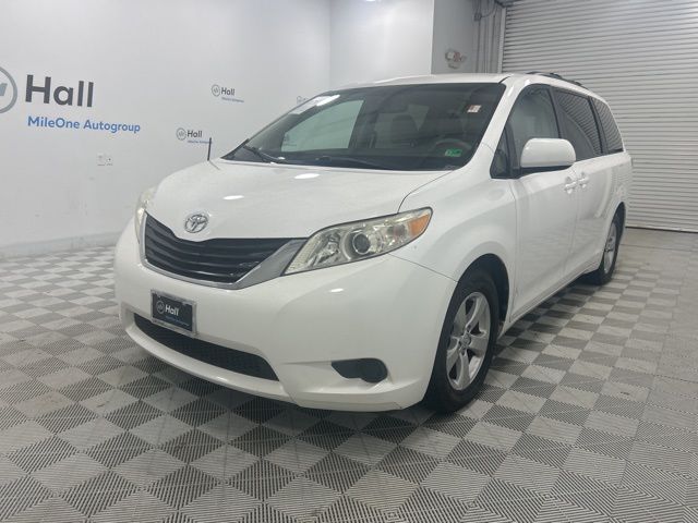 2013 Toyota Sienna LE
