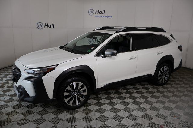 2025 Subaru Outback Touring's photo