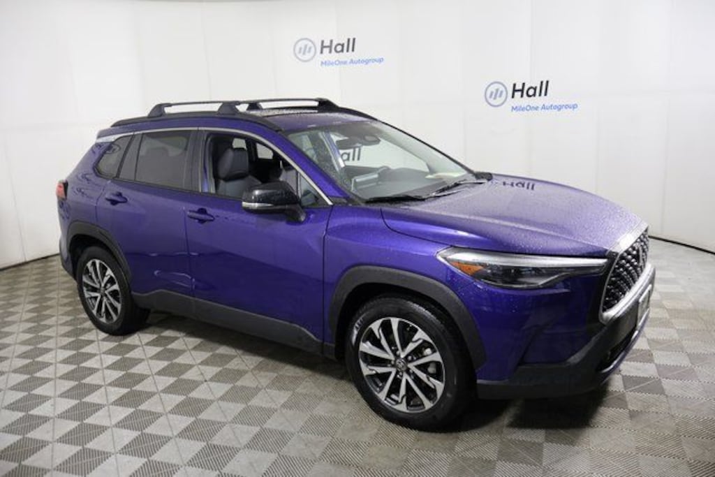 Used 2025 Toyota Corolla Cross XLE SUV