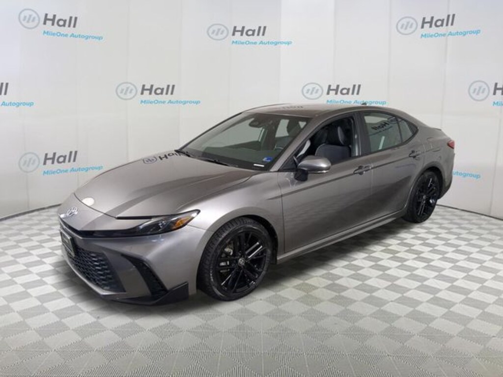 Used 2025 Toyota Camry SE Sedan