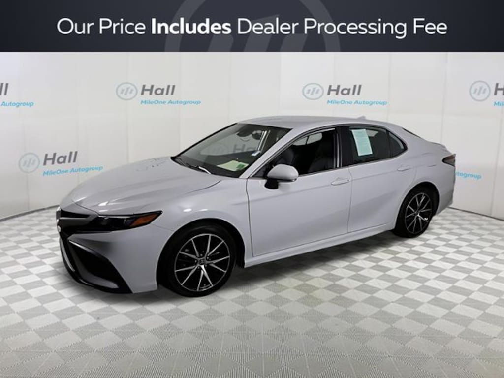 Used 2023 Toyota Camry SE Sedan