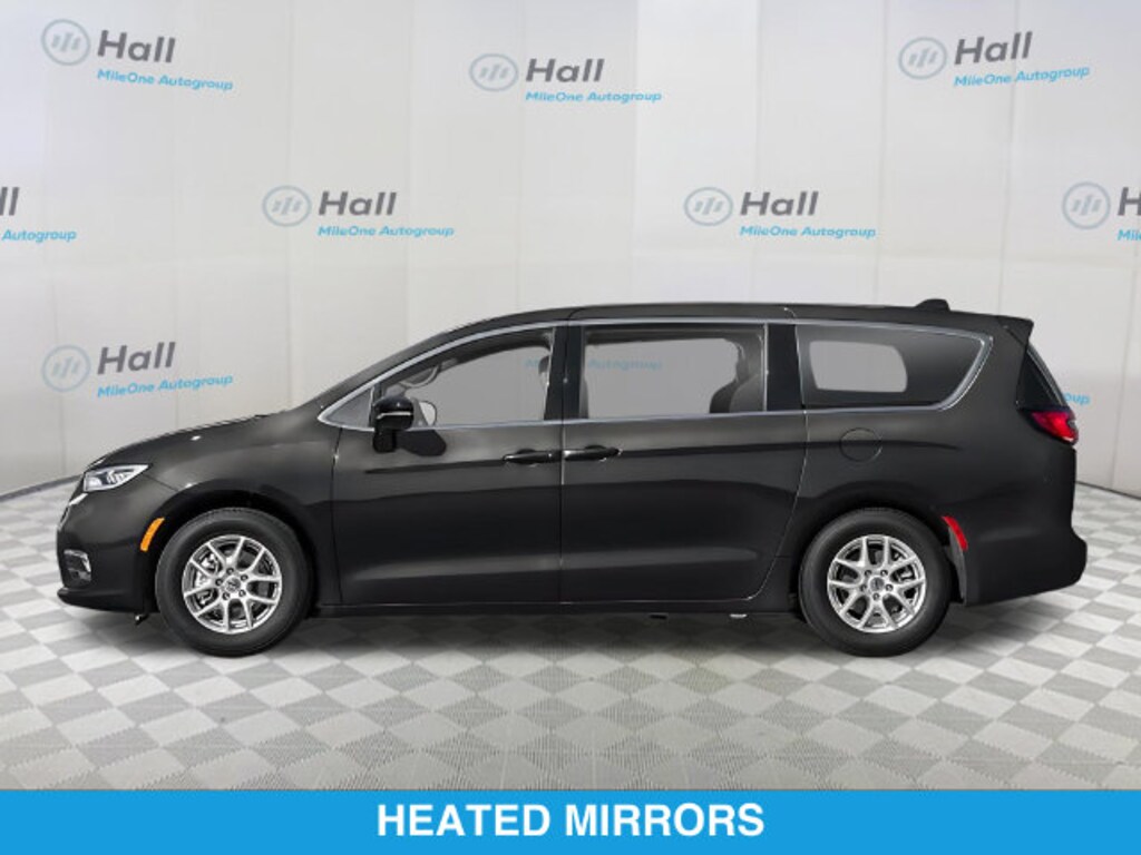 Used 2025 Chrysler Pacifica Select Minivan/Van