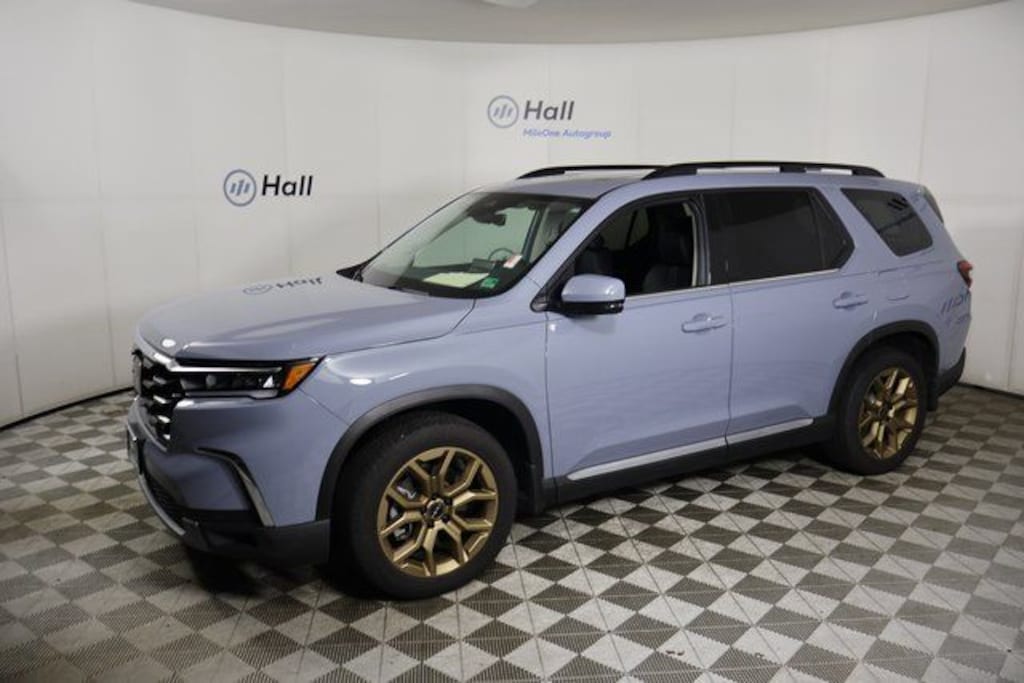 Used 2025 Honda Pilot Touring SUV