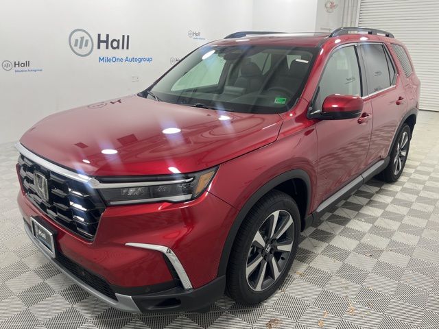 2025 Honda Pilot Touring's photo