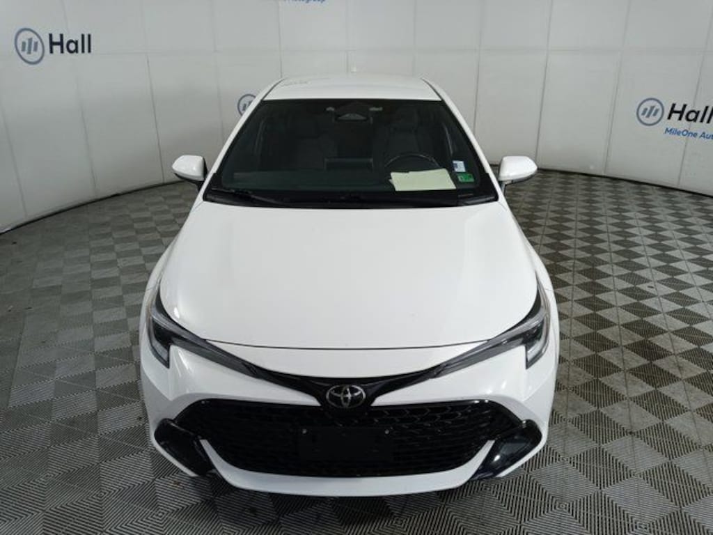 Used 2024 Toyota Corolla Hatchback SE Hatchback