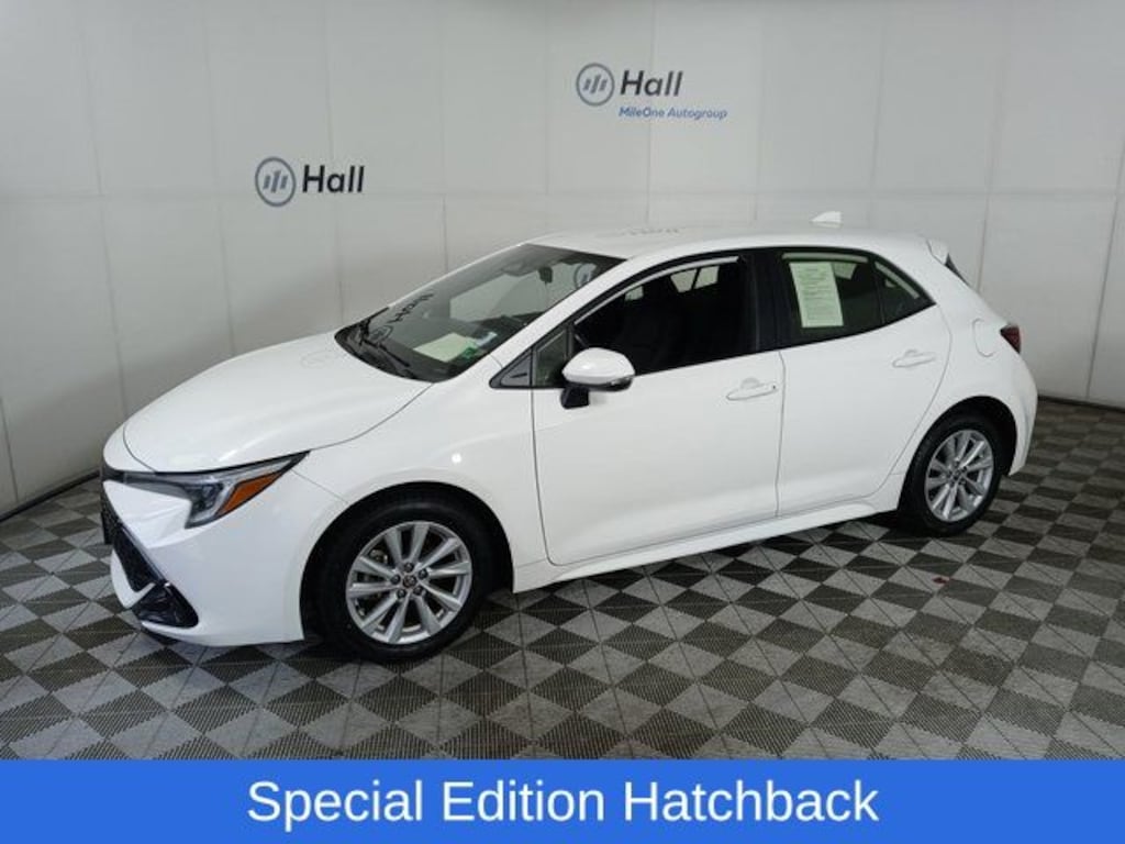 Used 2024 Toyota Corolla Hatchback SE Hatchback