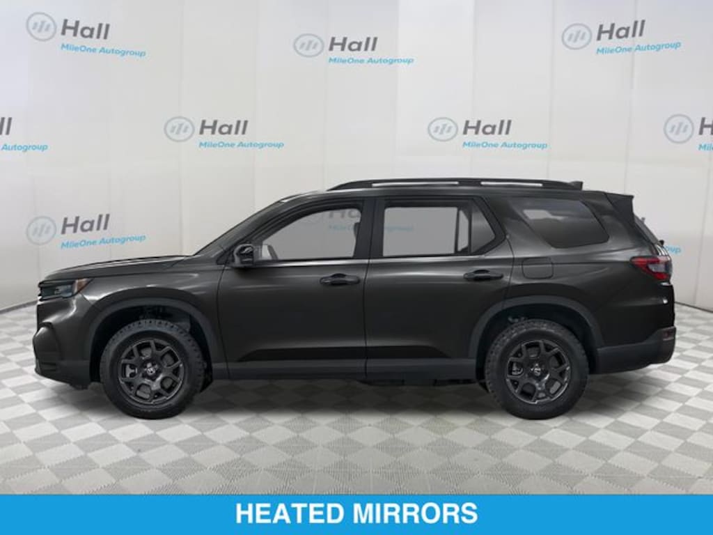 Used 2025 Honda Pilot TrailSport SUV
