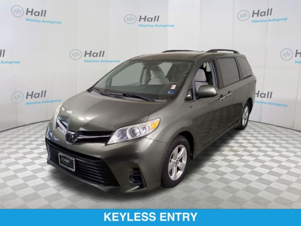Used 2019 Toyota Sienna LE Minivan/Van