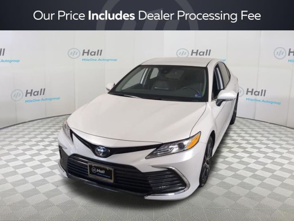 Used 2024 Toyota Camry Hybrid XLE Sedan